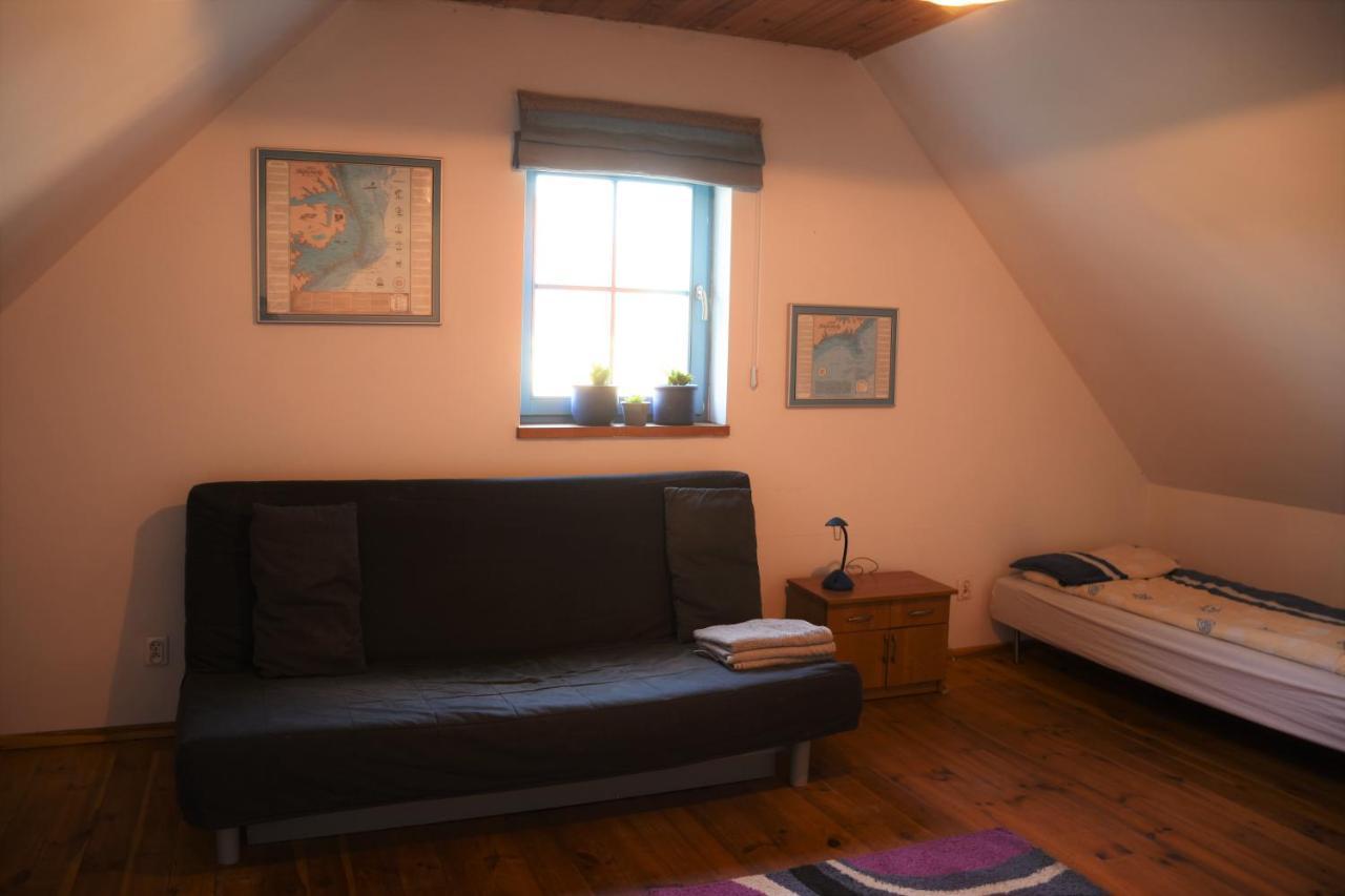 Dom Na Szumiacych Drzew Villa Debina  Buitenkant foto